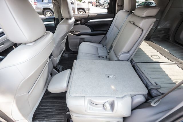 Used 2017 Toyota Highlander XLE AWD/4WD image 53