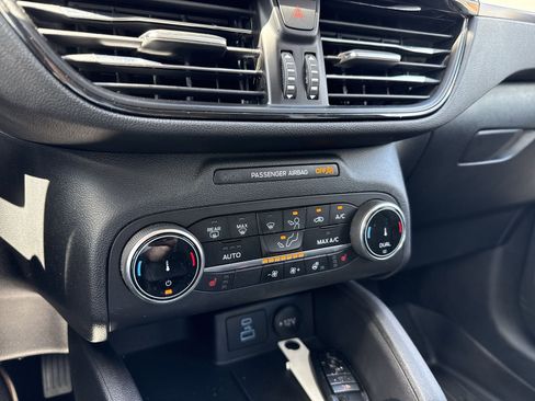 Used 2023 Ford Escape Active image 32