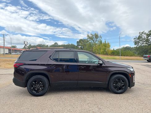 Used 2023 Chevrolet Traverse LT FWD image 9