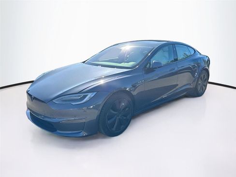 Used 2022 Tesla Model S Plaid image 3