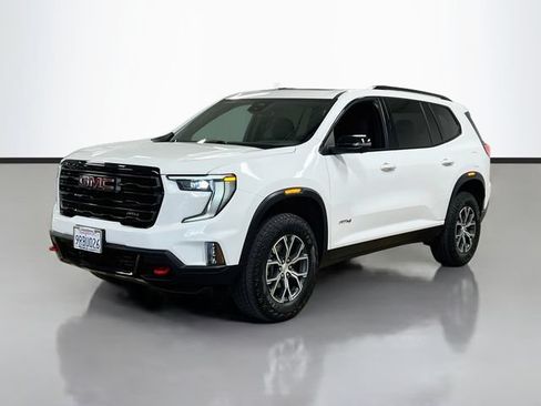 Used 2025 GMC Acadia AT4 w/ Luxury Package AWD/4WD image 3