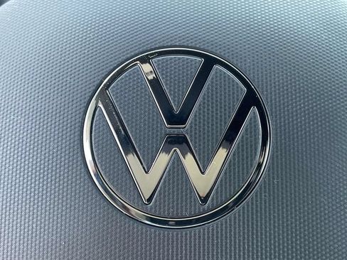 Used 2022 Volkswagen Taos SE FWD image 20