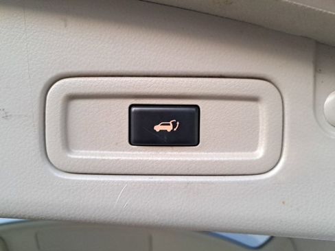 Used 2011 Nissan Murano LE w/ Navigation Pkg image 13