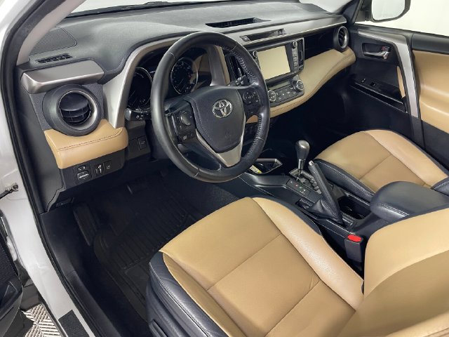 Used 2018 Toyota RAV4 Limited AWD/4WD image 3