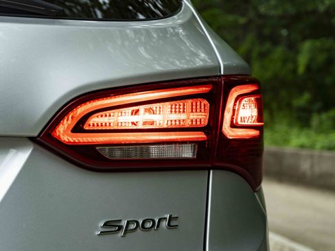 Used 2017 Hyundai Santa Fe Sport FWD image 13