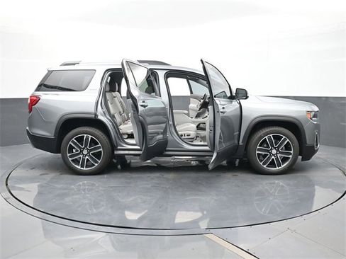 Used 2023 GMC Acadia SLT w/ Technology Package image 29