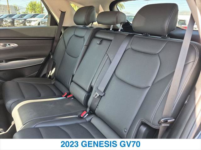 Used 2023 Genesis GV70 2.5T w/ Select Package AWD/4WD image 23