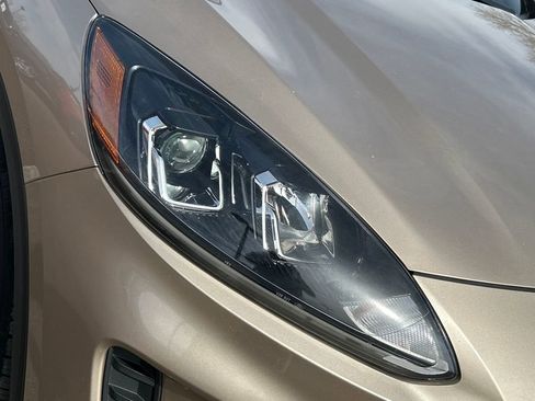 Used 2020 Ford Escape SE image 26