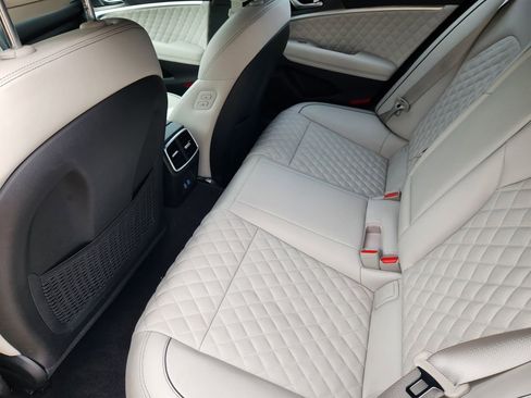 Used 2025 Genesis G70 3.3T Advanced w/ Sport Prestige Package image 29