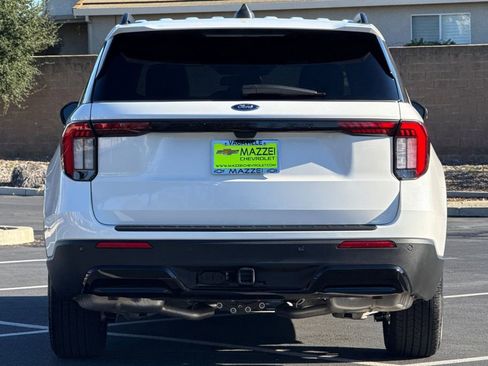 Used 2025 Ford Explorer ST-Line RWD image 12
