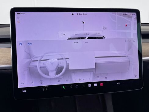 Used 2022 Tesla Model Y Long Range image 17