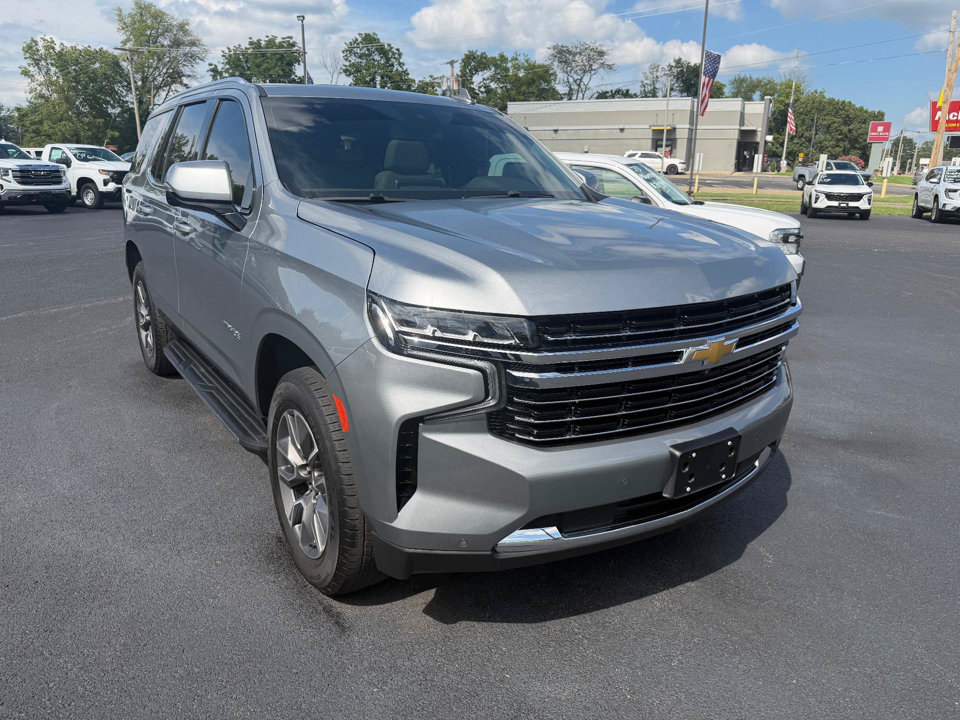 Used 2024 Chevrolet Tahoe LT w/ LT Signature Package AWD/4WD image 6