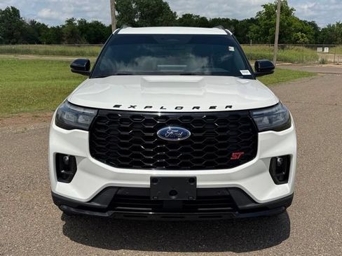 Used 2025 Ford Explorer ST w/ Sun And Sound Package AWD/4WD image 2