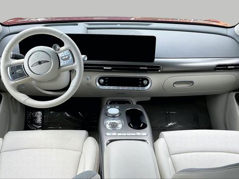 Used 2025 Genesis GV60 RWD image 15