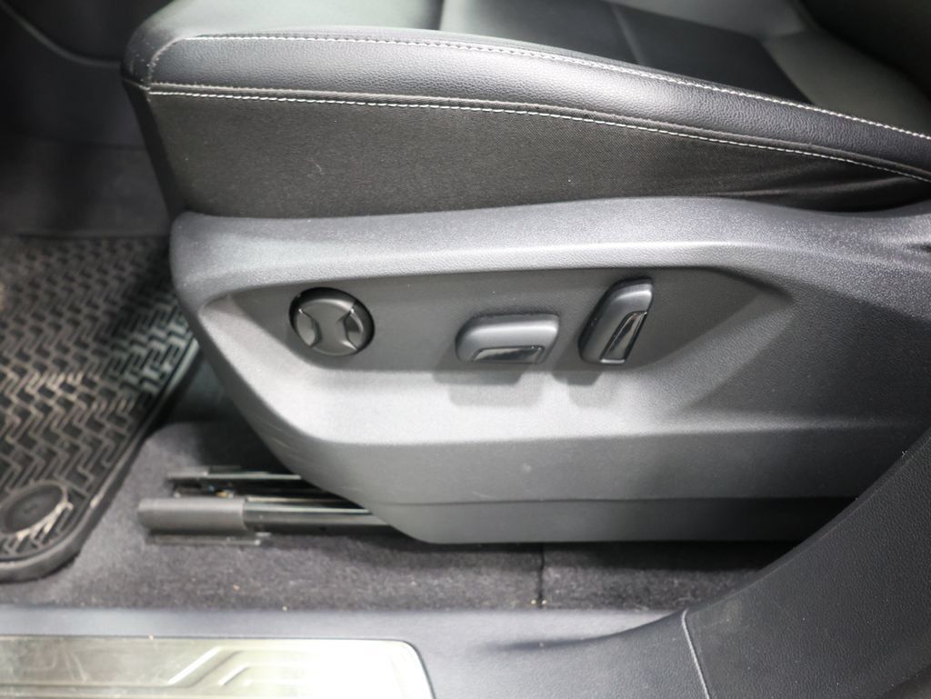 Certified 2023 Volkswagen Atlas SE AWD/4WD image 14