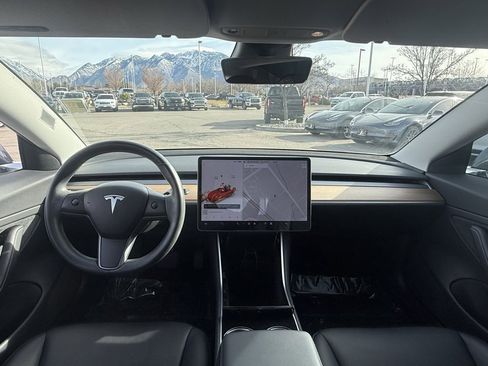 Used 2018 Tesla Model 3 Long Range image 19
