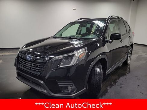 Used 2023 Subaru Forester Premium image 4