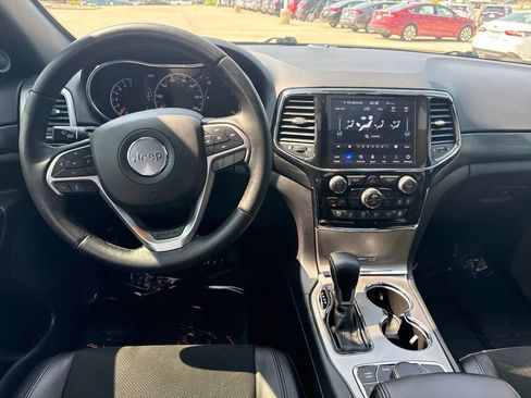 Used 2022 Jeep Grand Cherokee Laredo X AWD/4WD image 11