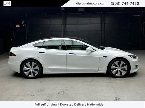 Used 2020 Tesla Model S Long Range Plus image 7