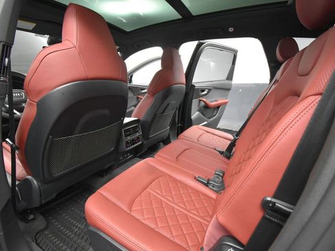 Used 2024 Audi SQ7 Premium Plus image 45
