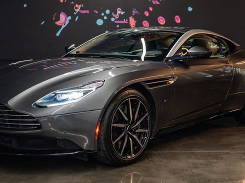 Used 2017 Aston Martin DB11 V12 RWD image 2