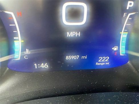 Used 2023 Chrysler Pacifica Limited image 31