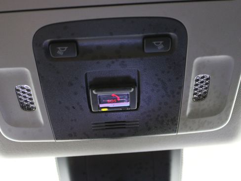 Used 2020 Toyota Camry SE w/ Protection Package (Q2) FWD image 19