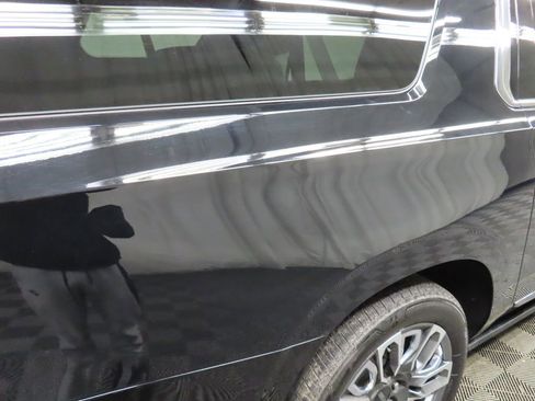 Used 2024 GMC Yukon XL Denali Ultimate AWD/4WD image 33
