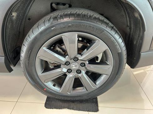 Used 2024 Honda Pilot Sport image 13