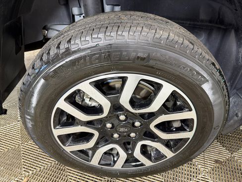 Used 2024 Ford Maverick Lariat image 18