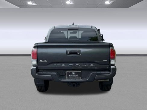 Used 2021 Toyota Tacoma Limited AWD/4WD image 9