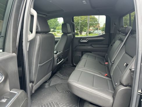 Used 2024 Chevrolet Silverado 1500 LTZ AWD/4WD image 31