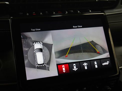 Used 2023 Jeep Grand Cherokee Limited w/ Luxury Tech Group II image 28