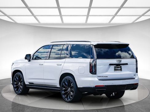 Used 2025 Cadillac Escalade Sport Platinum w/ LPO, ONYX Package AWD/4WD image 3