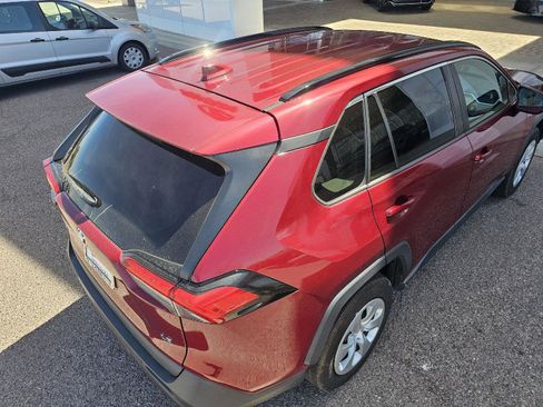 Used 2020 Toyota RAV4 LE w/ Carpet Mat Package image 21