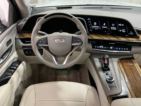 Used 2021 Cadillac Escalade ESV Sport Platinum w/ Heavy-Duty Trailer Package AWD/4WD image 7