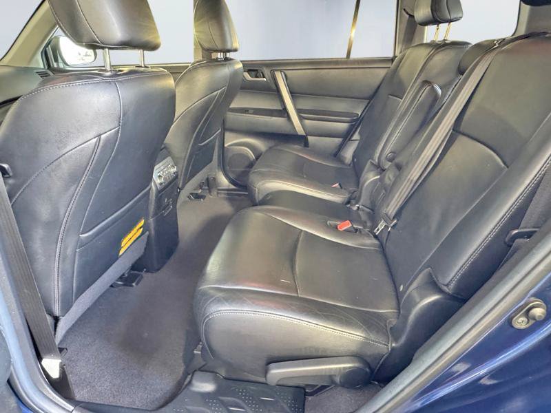 Used 2013 Toyota Highlander SE AWD/4WD image 17