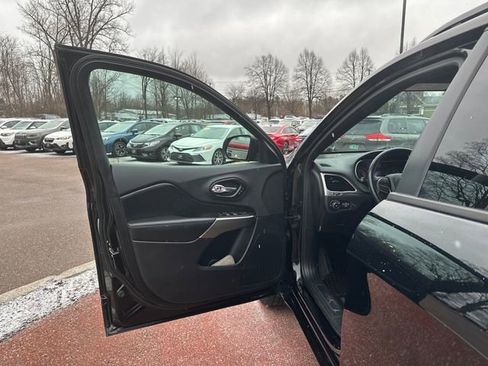 Used 2019 Jeep Cherokee High Altitude image 10