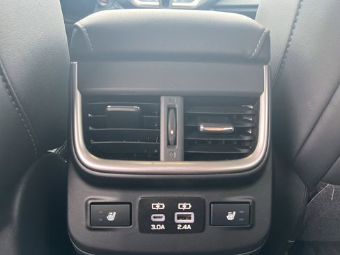 Used 2025 Subaru Outback Limited image 22