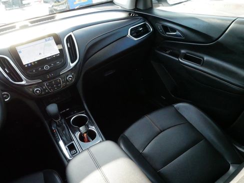 Used 2023 Chevrolet Equinox Premier image 11