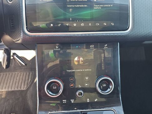 Used 2020 Land Rover Range Rover Velar S image 21