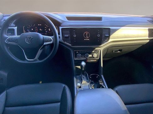 Used 2023 Volkswagen Atlas Cross Sport SE image 16