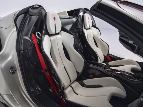 Used 2023 Ferrari SF90 Spider image 62