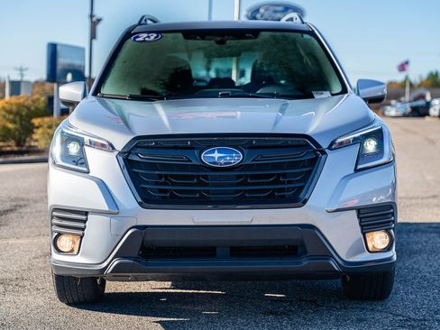 Used 2023 Subaru Forester Premium image 2