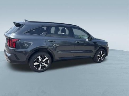 Used 2023 Kia Sorento S FWD image 9