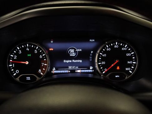 Certified 2023 Jeep Renegade Trailhawk AWD/4WD image 30