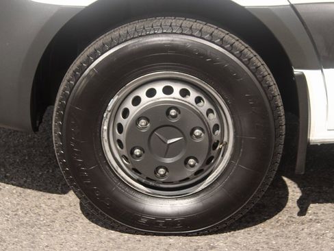 Used 2019 Mercedes-Benz Sprinter 144 Cargo image 30