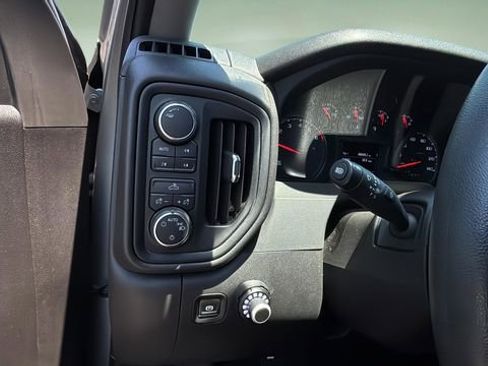 Used 2024 Chevrolet Silverado 1500 Custom Trail Boss AWD/4WD image 19