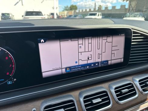 Used 2024 Mercedes-Benz GLE 350 4MATIC image 11