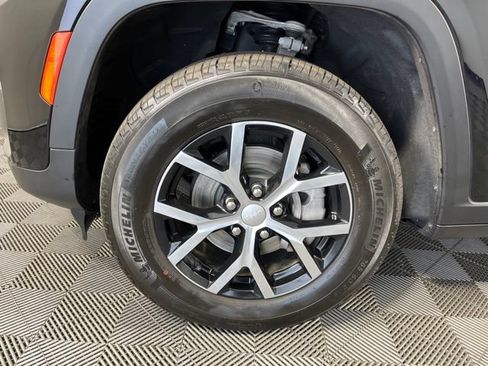Used 2023 Jeep Grand Cherokee Limited AWD/4WD image 10